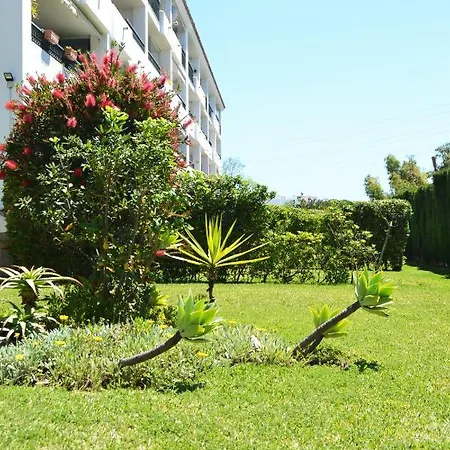 Apartment Luxury Garden - Walking Distance To The Sea