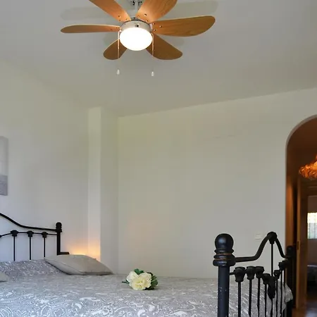 Apartment Luxury Garden - Walking Distance To The Sea *