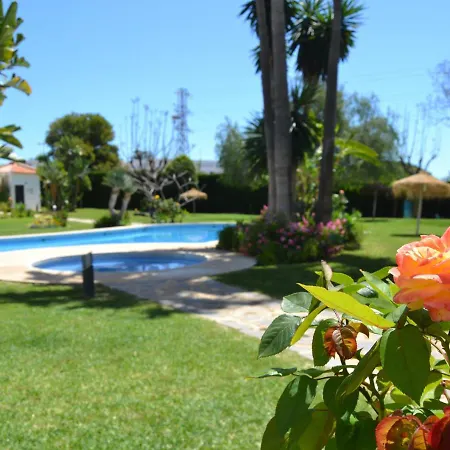 Apartment Luxury Garden - Walking Distance To The Sea *
