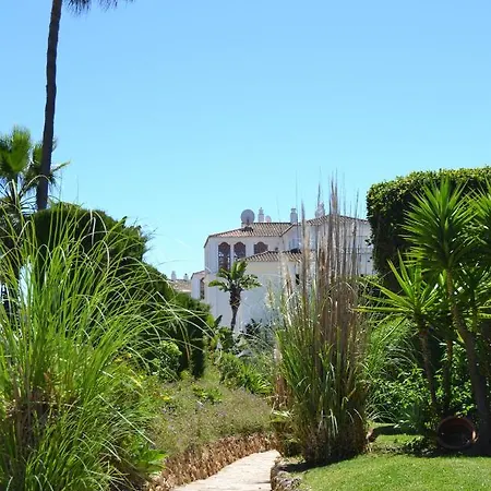 Luxury Garden - Walking Distance To The Sea *