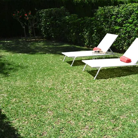 Apartment Luxury Garden - Walking Distance To The Sea *