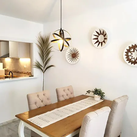 Luxury Garden - Walking Distance To The Sea *